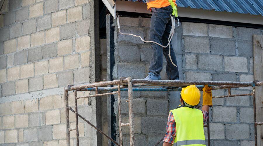 Professional residential roofers in Gallatin, MO